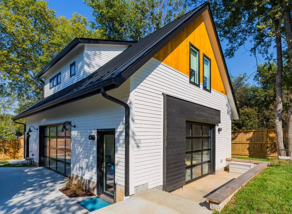 Modern Garage Apartment, Garage Footprint- 993 sf